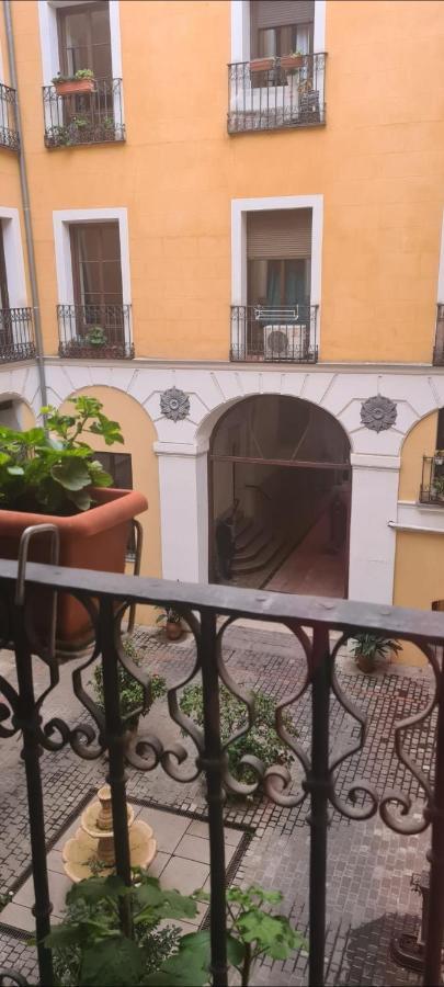 Hostal Andrea Sol Madrid Eksteriør billede