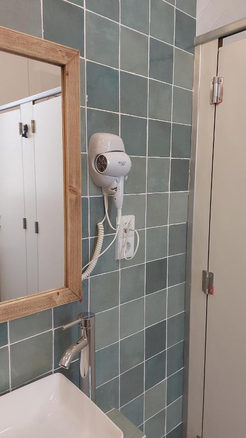 Hostal Andrea Sol Madrid Eksteriør billede