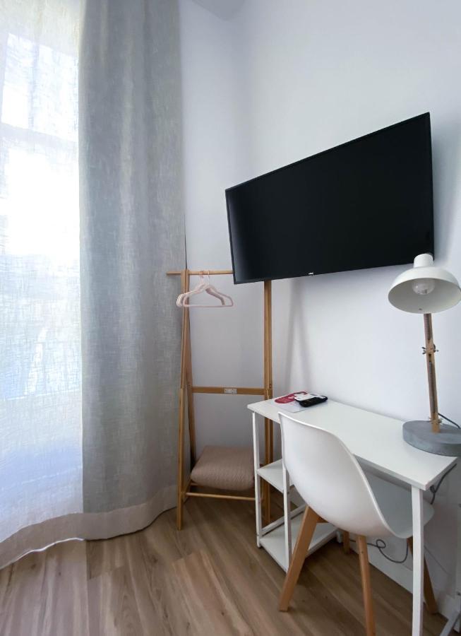 Hostal Andrea Sol Madrid Eksteriør billede