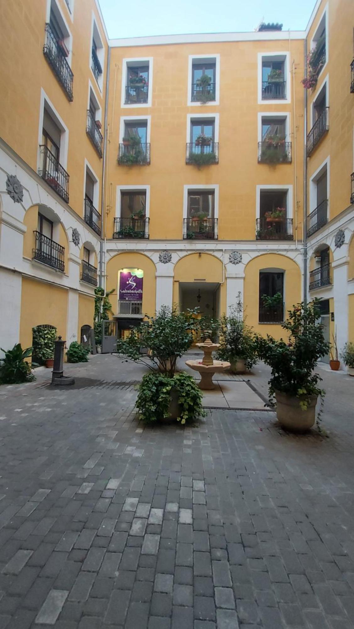 Hostal Andrea Sol Madrid Eksteriør billede