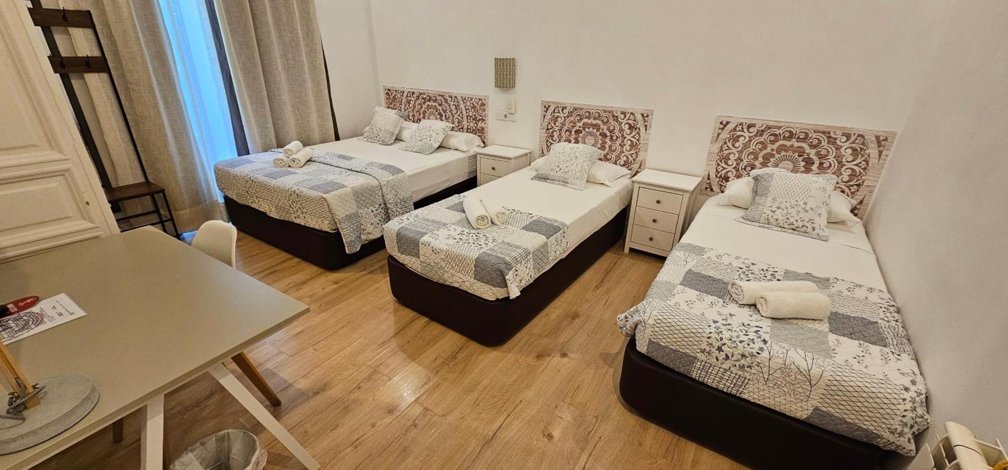 Hostal Andrea Sol Madrid Eksteriør billede