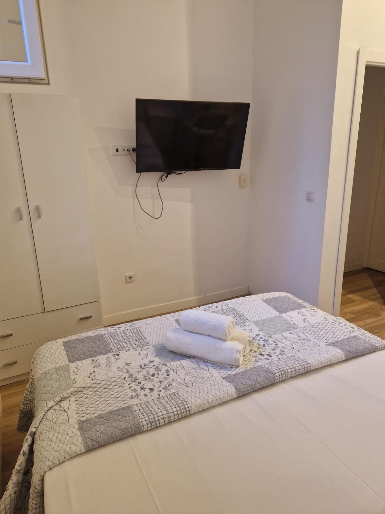 Hostal Andrea Sol Madrid Eksteriør billede